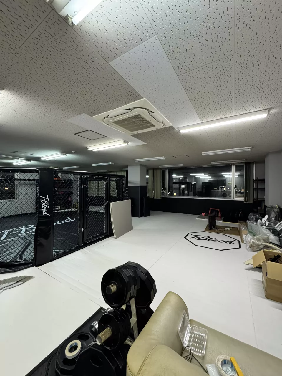 การอัปเดตโครงการลูกค้า: การติดตั้งโรงยิม MMA Octagon และ Roll Mat ระดับมืออาชีพเสร็จสมบูรณ์แล้ว