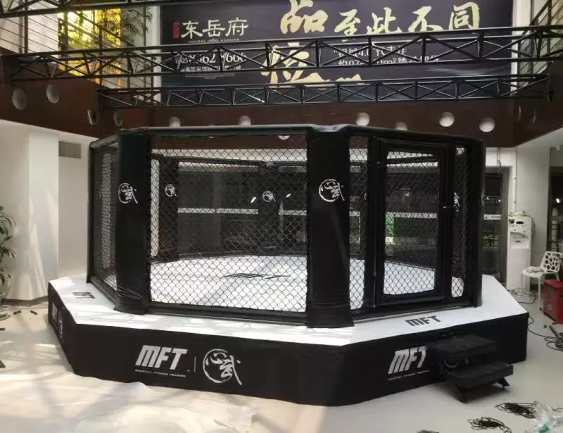 เสื่อแปดเหลี่ยมและม้วน MMA ของ Pandawinsports ทำงานอย่างไรในสถานที่?